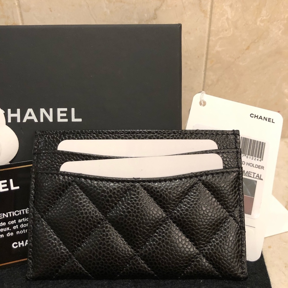*SOLD* CHANEL Card Case Caviar Leather & Gold HW - Picture 3 of 4